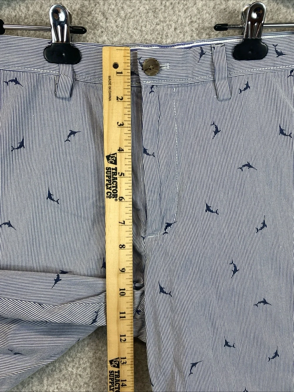 Banana Republic Chino Shorts Mens Size 34 Swordfish Pinstripe Preppy Coastal